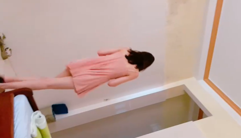 Cô cháu nuôi xxx
